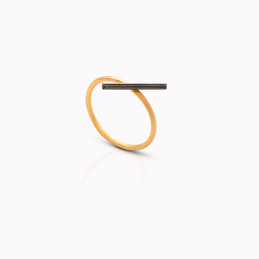 Geometric Ring with Oxidized Gold, 18kt gold and oxidized gold, Randa Tabbah GEOmetry collection, Lebanese fine jewelry
