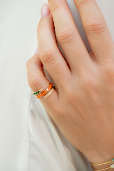 Gaudi Ring with diamonds and enamel